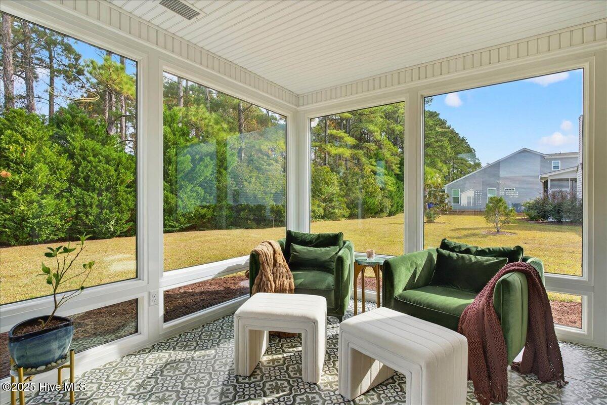 100543008 | Photo 22