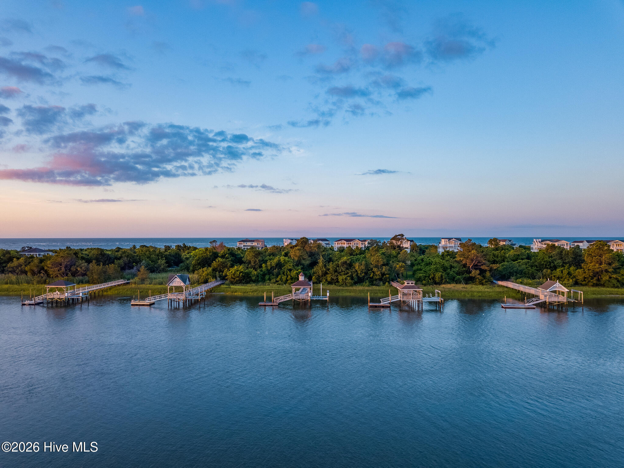 100559457 | Photo 42