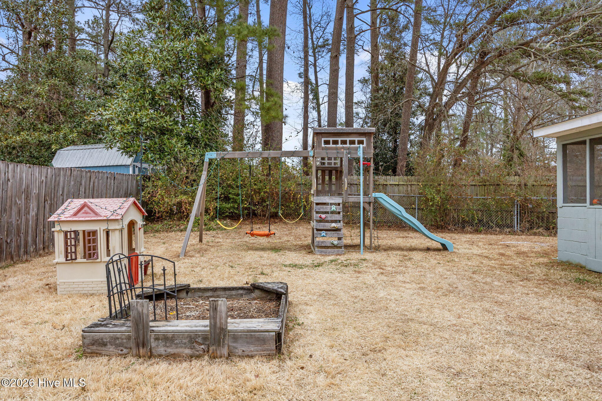 100555737 | Photo 40