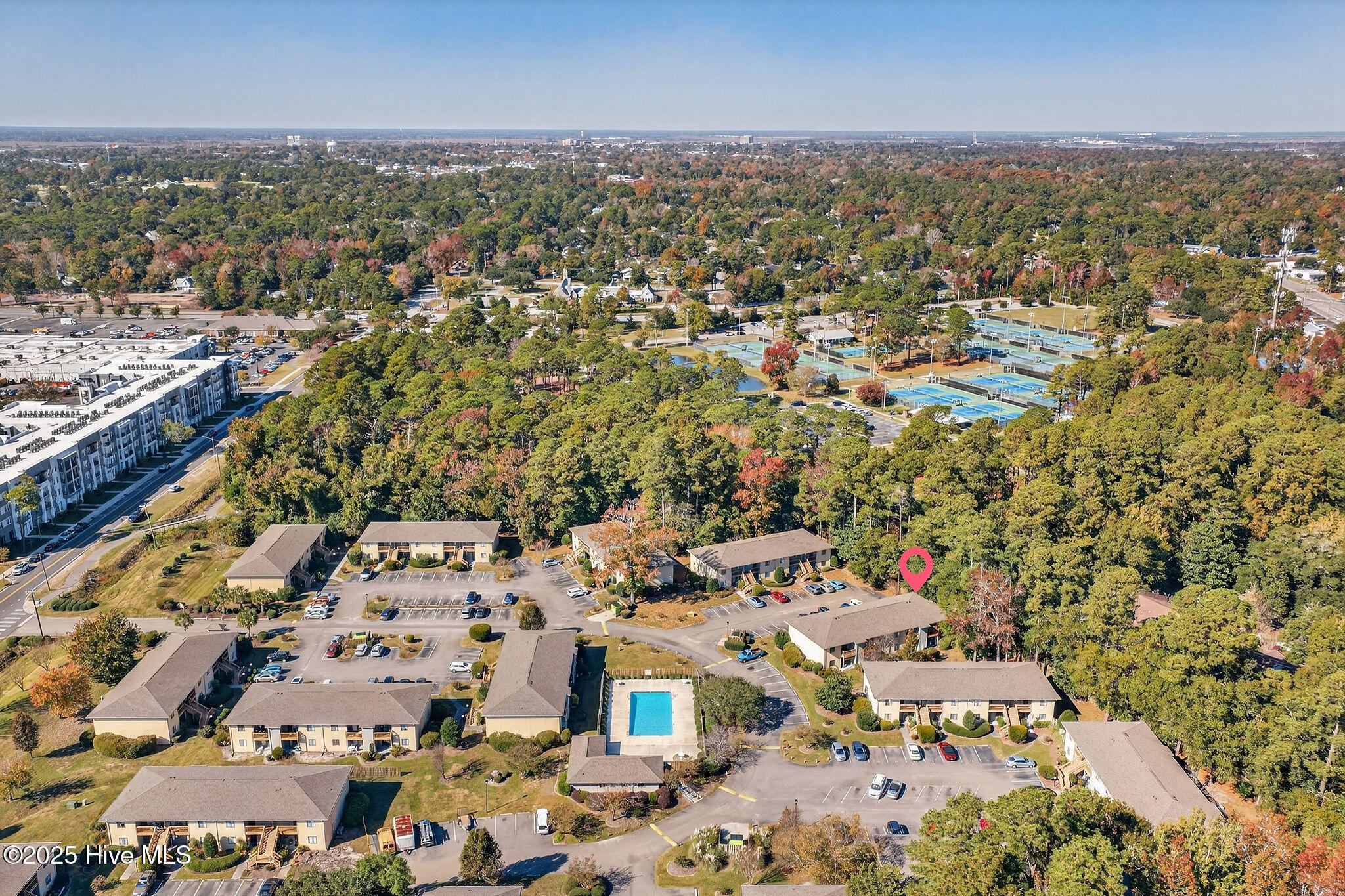 100540704 | Photo 31