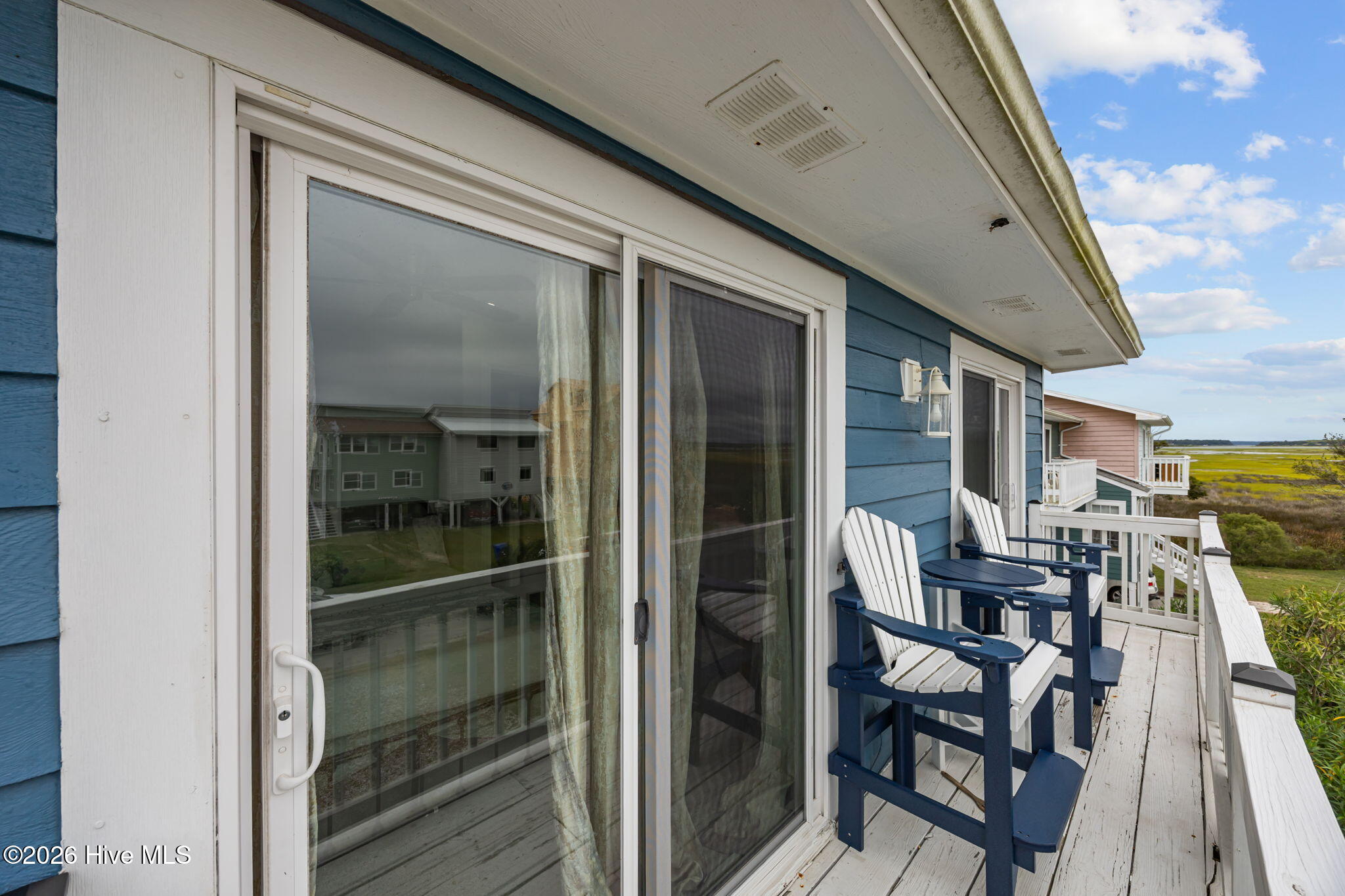 100551213 | Photo 36