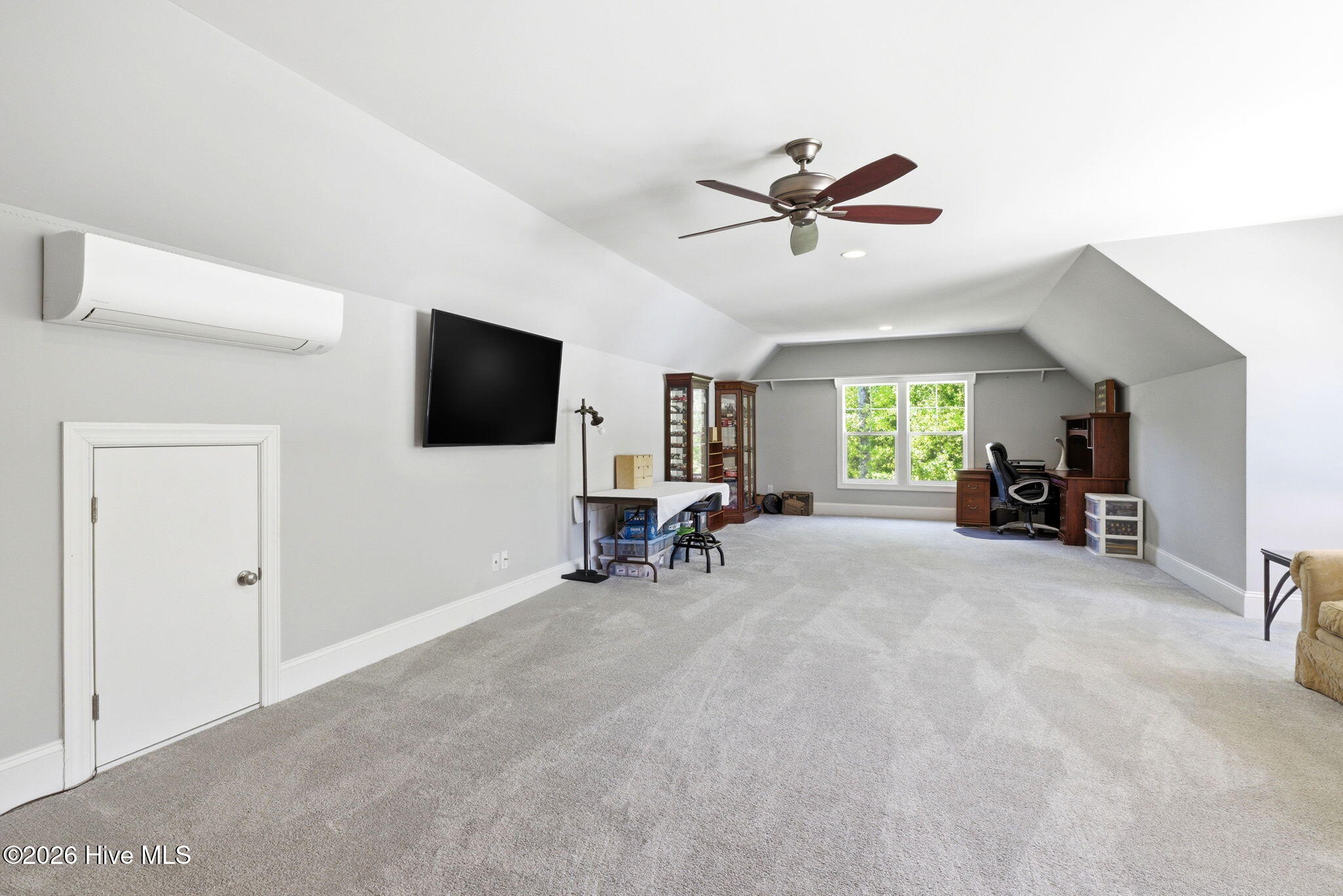 100566822 | Photo 49