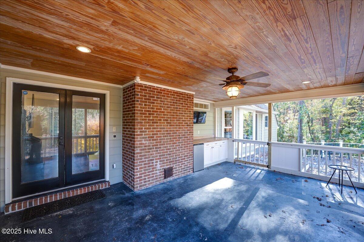 3302 Country Club Road,Trent Woods