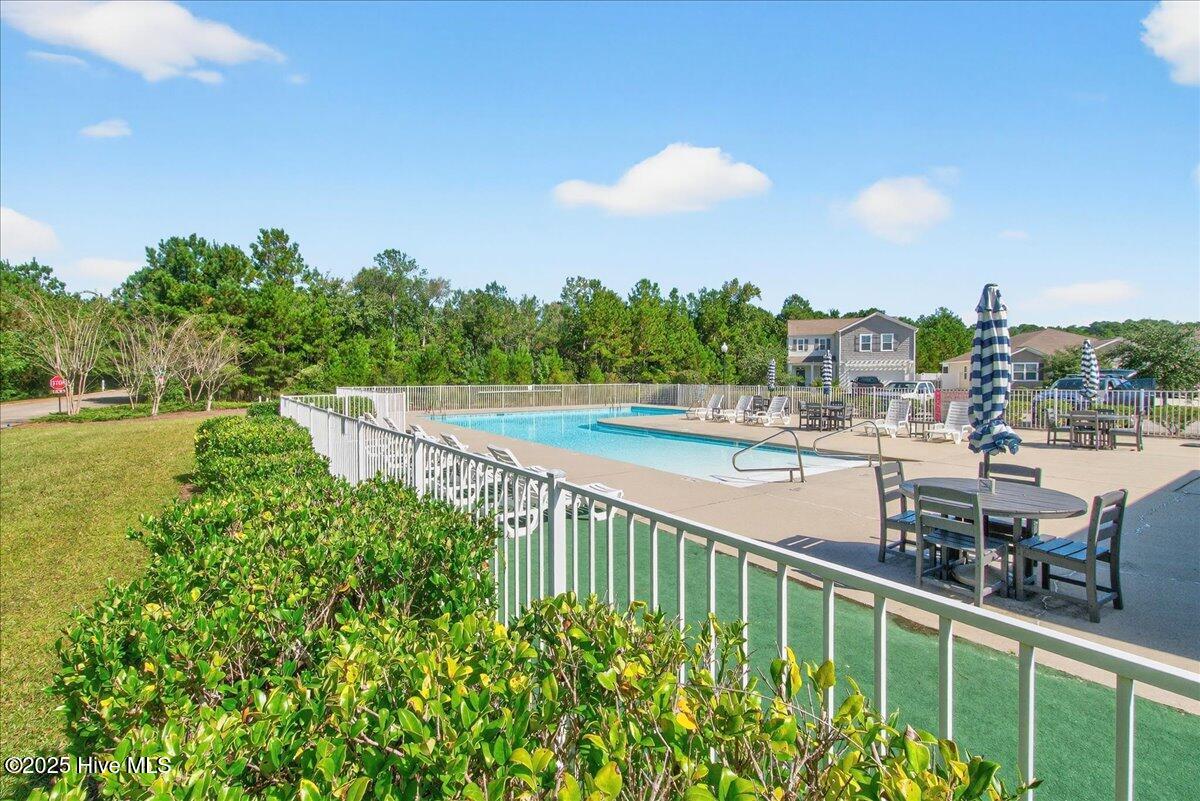 100537745 | Photo 44