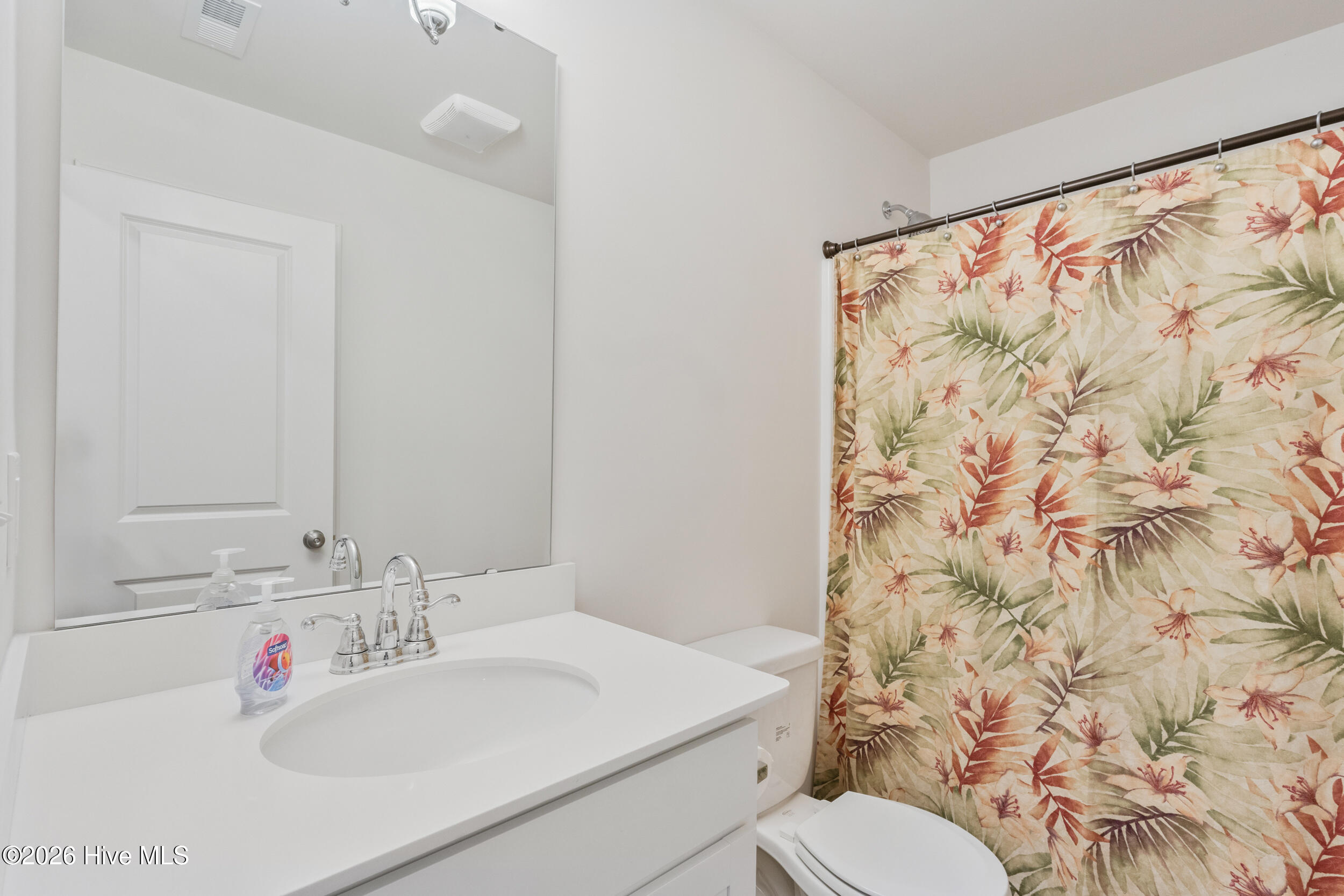 100549319 | Photo 35