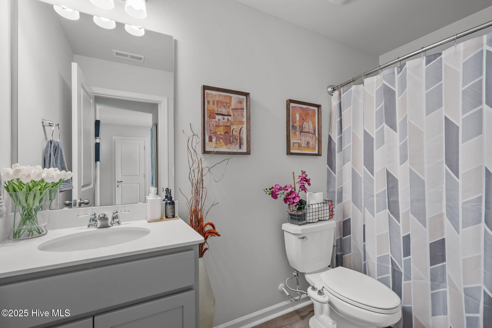 100542691 | Photo 19