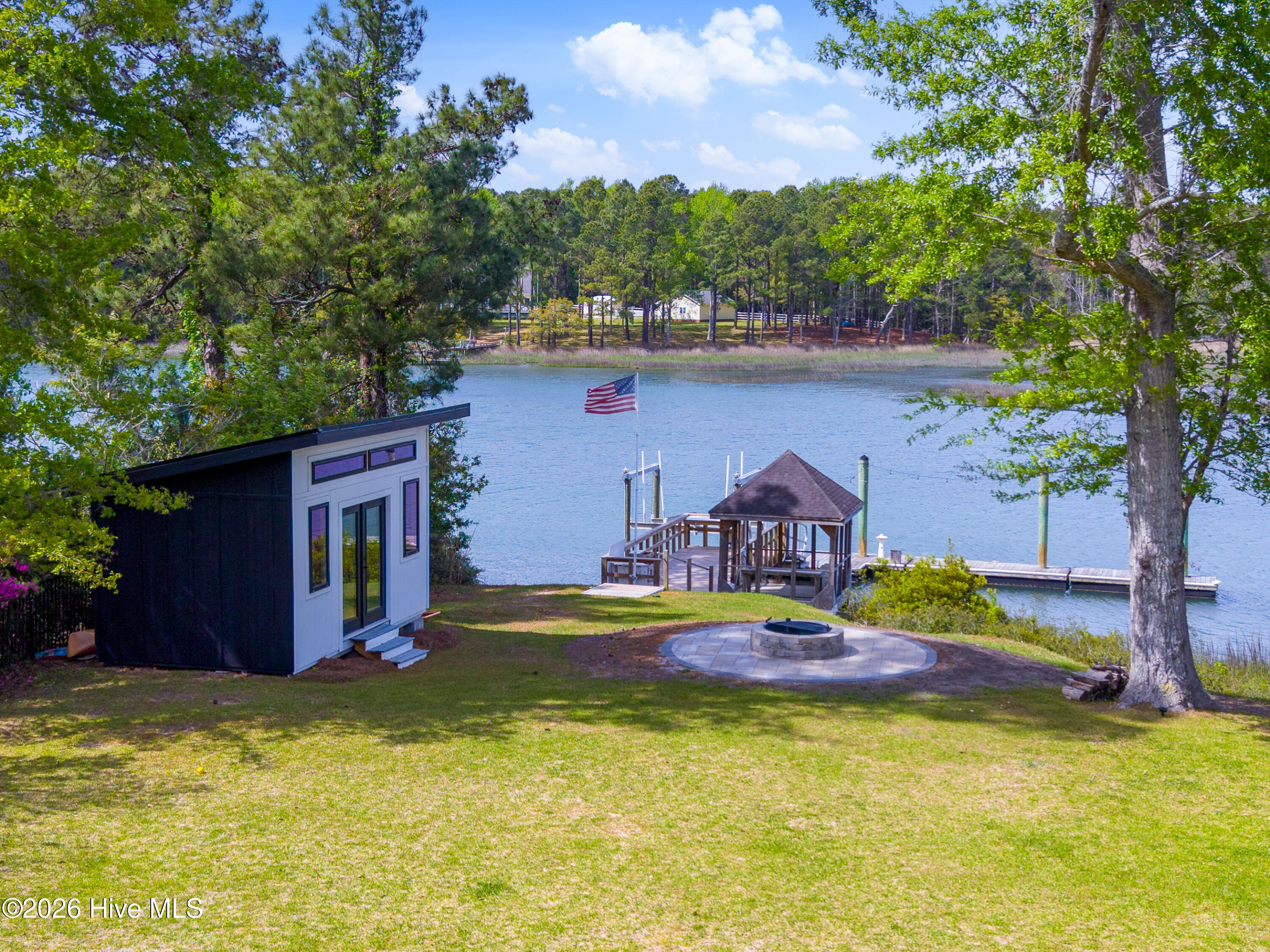 100556349 | Photo 40