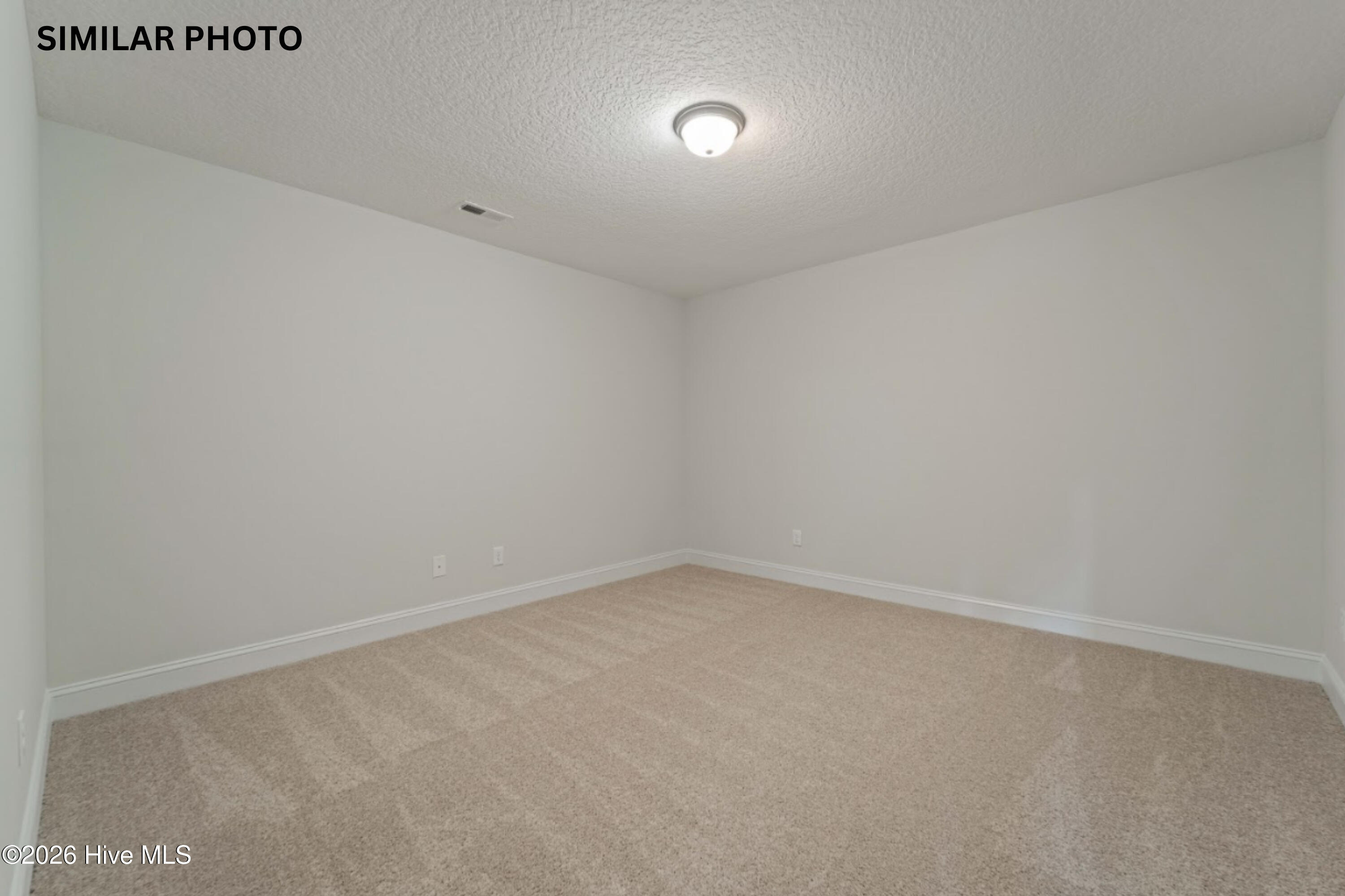 100562018 | Photo 34