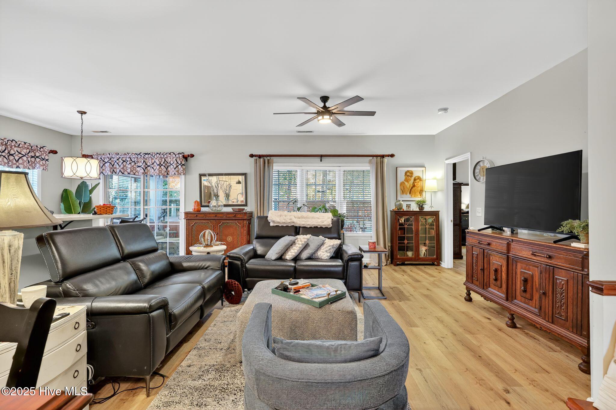 100539359 | Photo 10