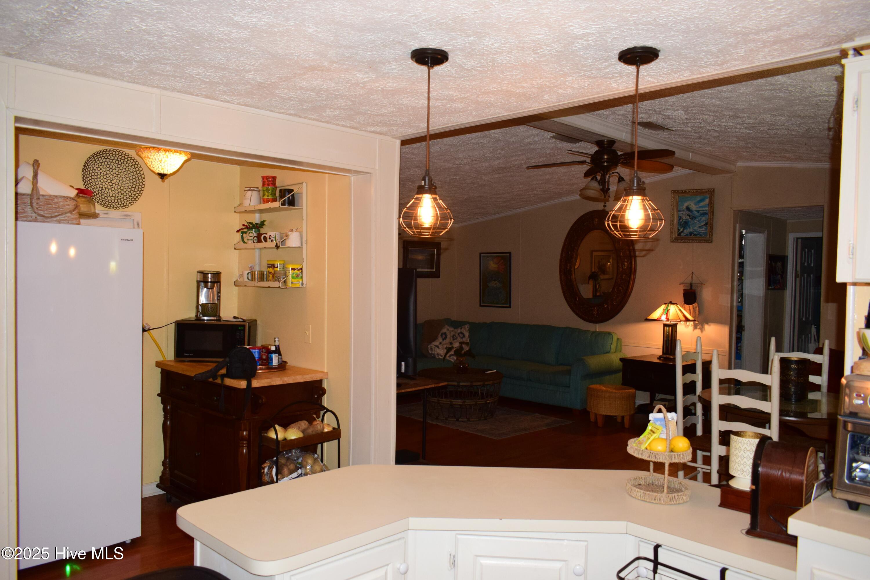 100543289 | Photo 20