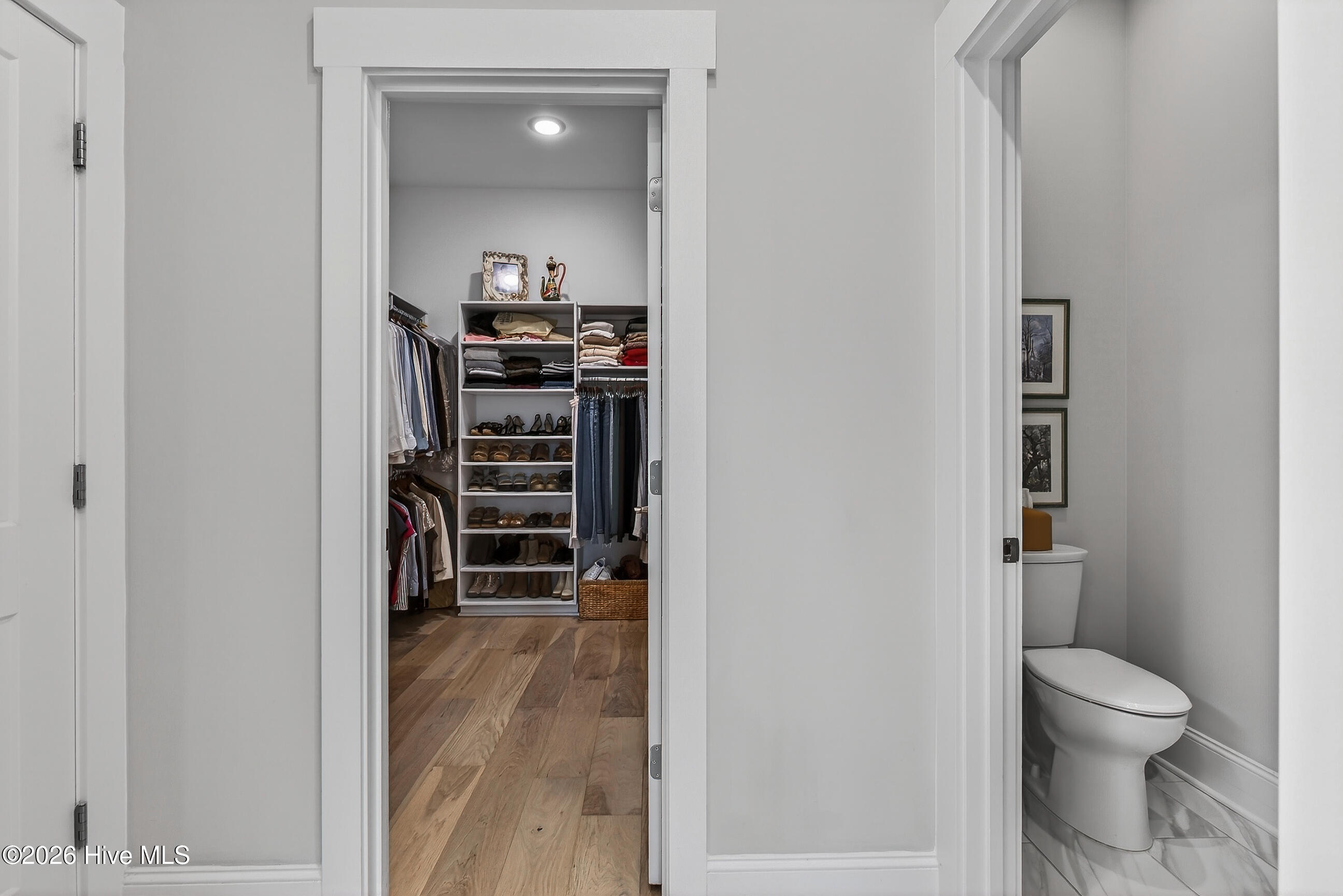 100564541 | Photo 32