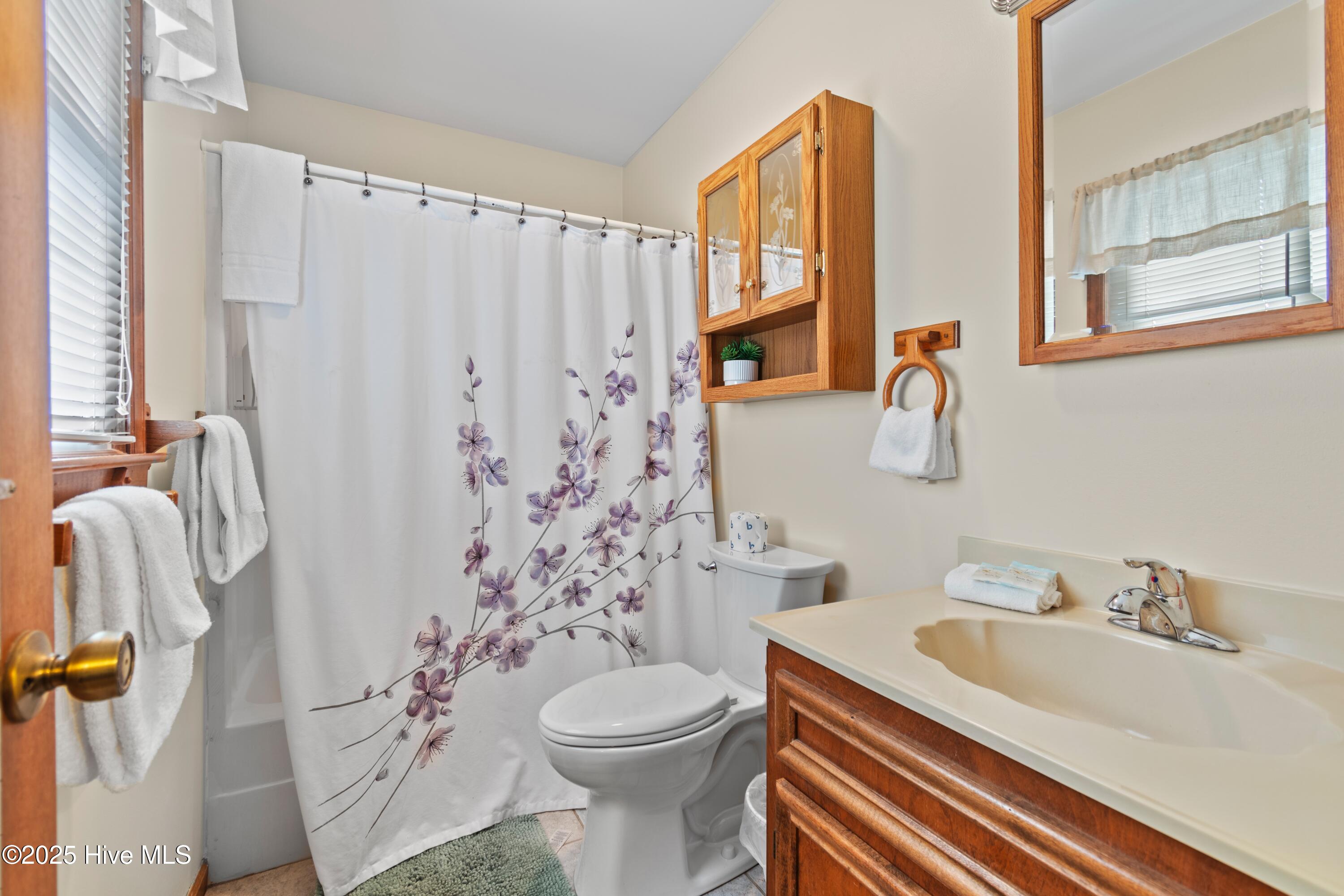 100530130 | Photo 28