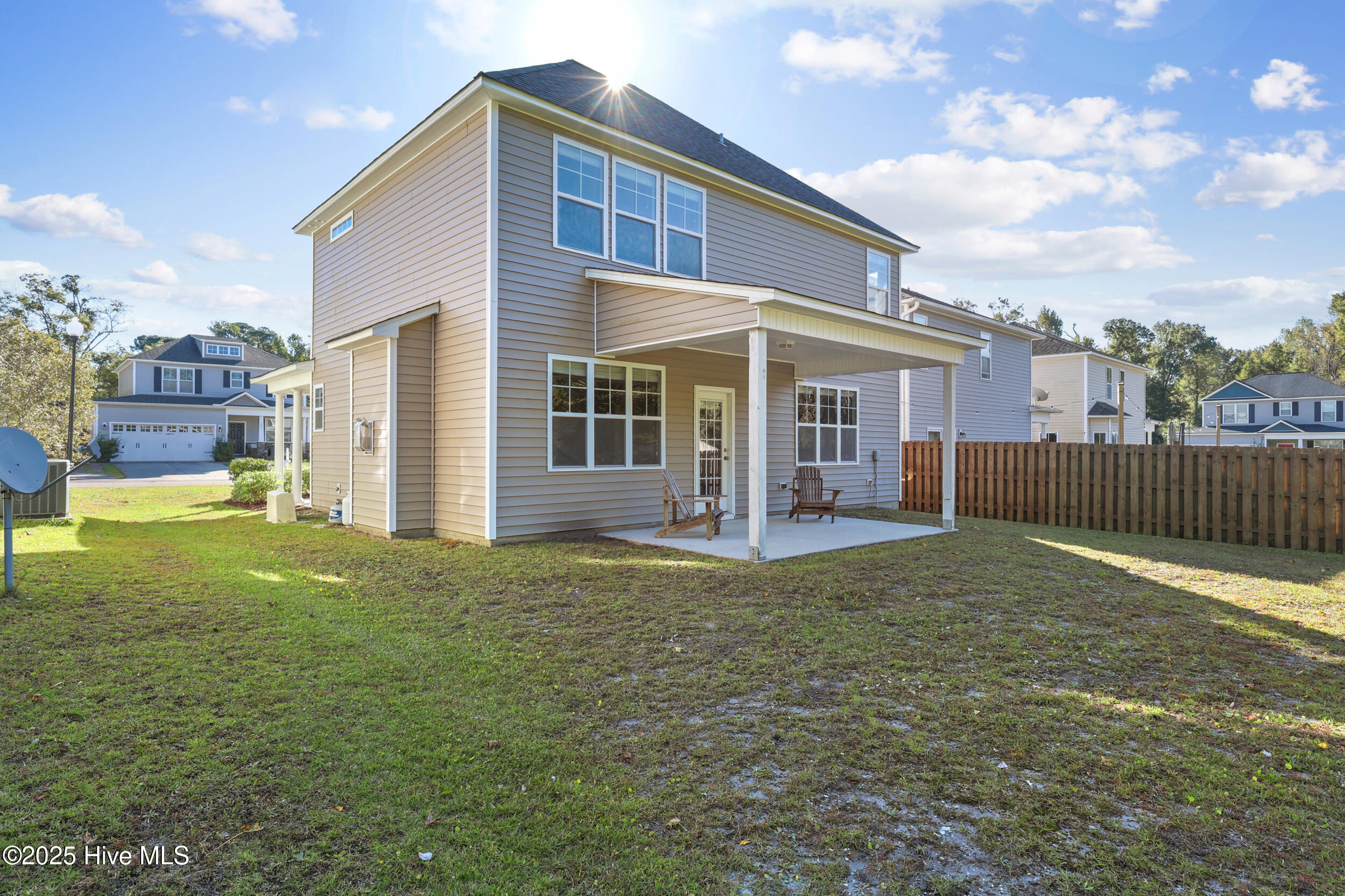 100537406 | Photo 46