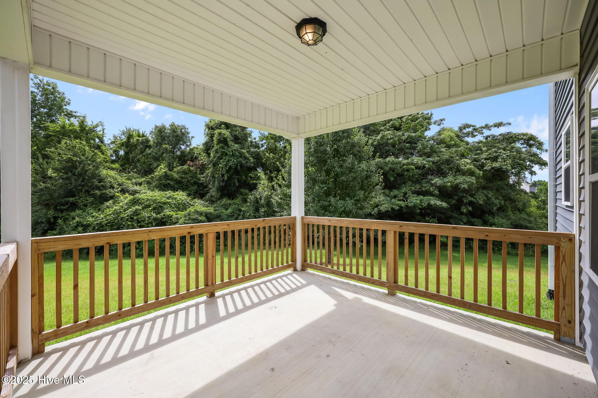 100519667 | Photo 29