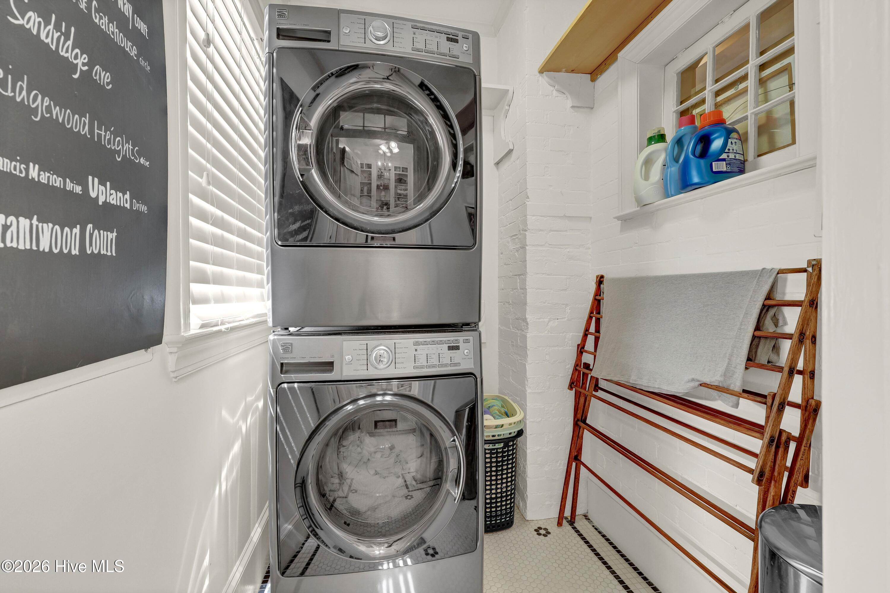 100570649 | Photo 28