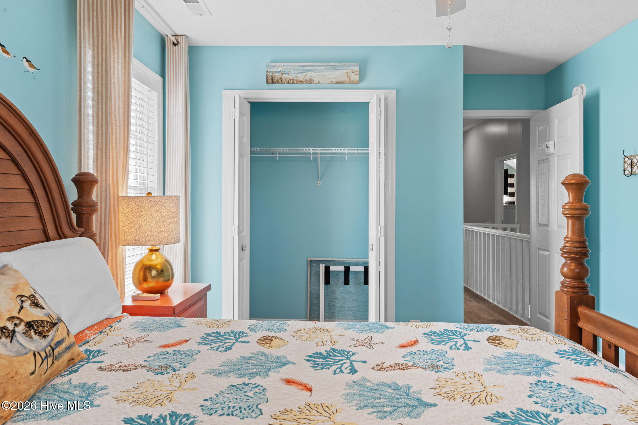 100563931 | Photo 51