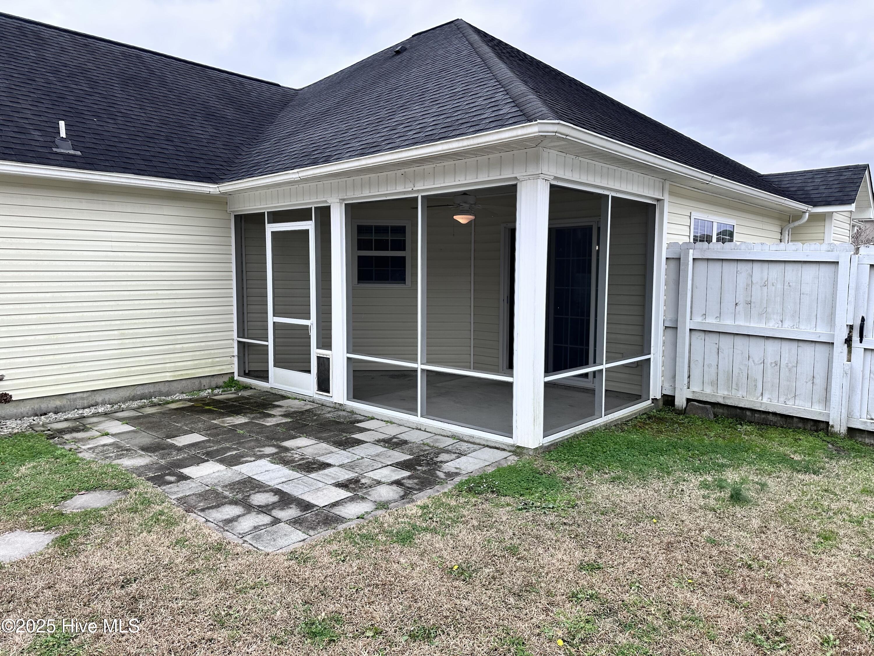 100542774 | Photo 33