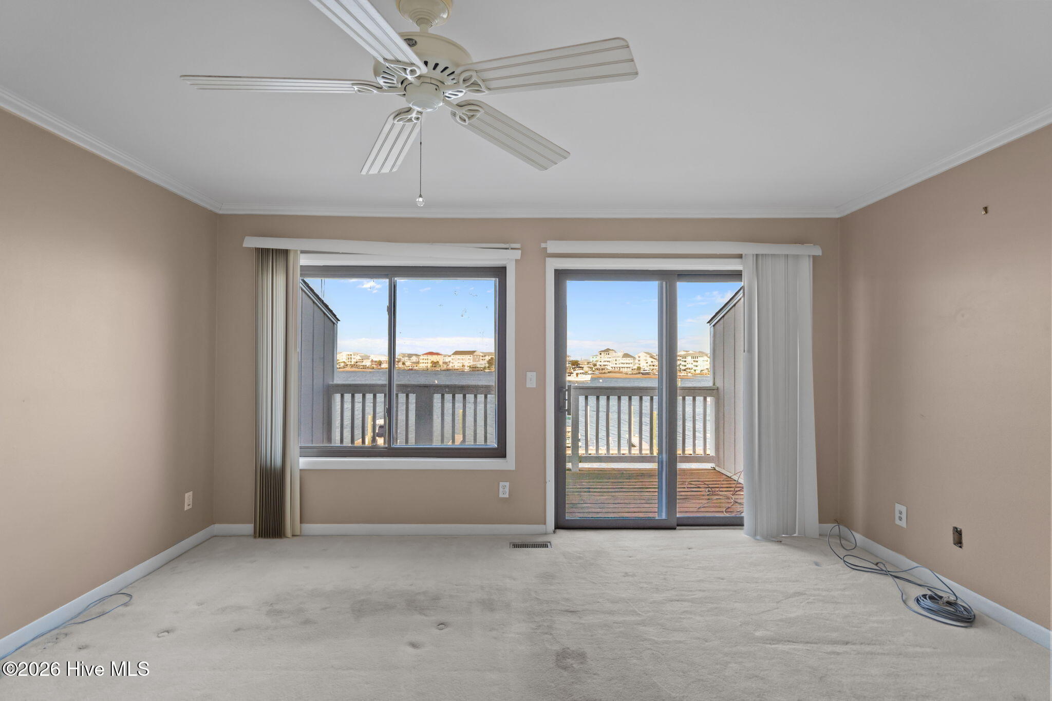 100568499 | Photo 19