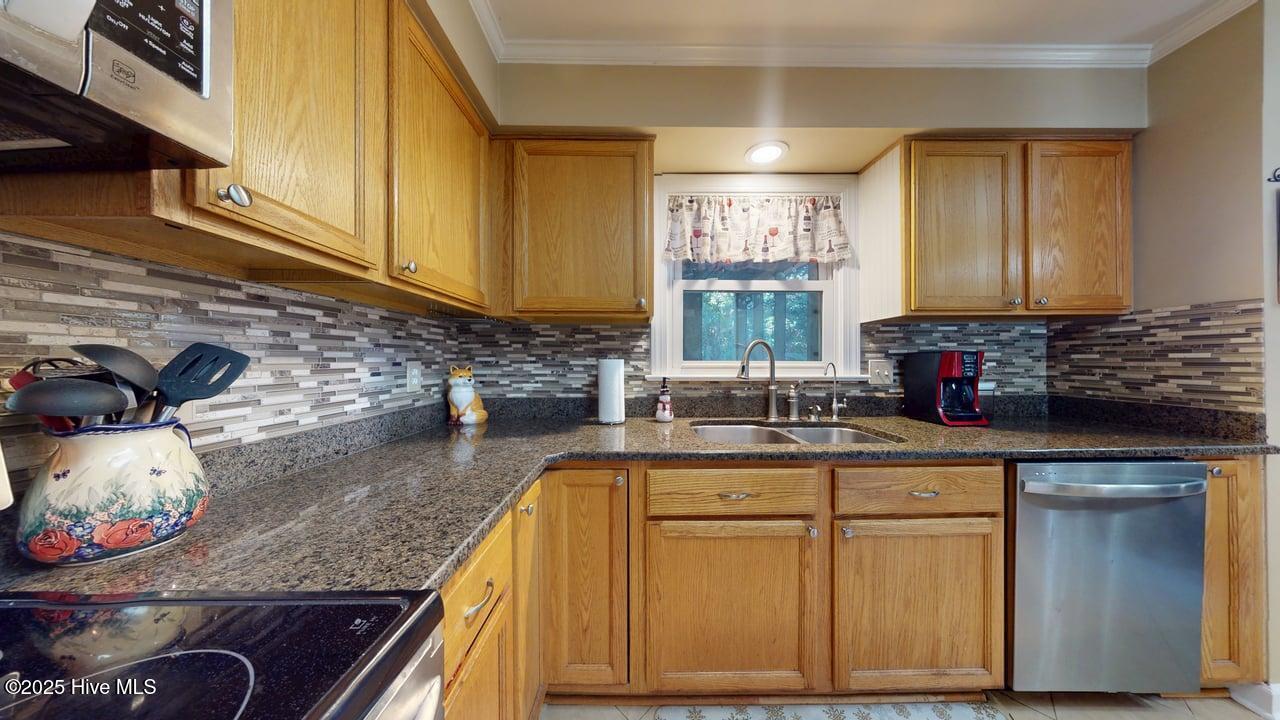 100541217 | Photo 15