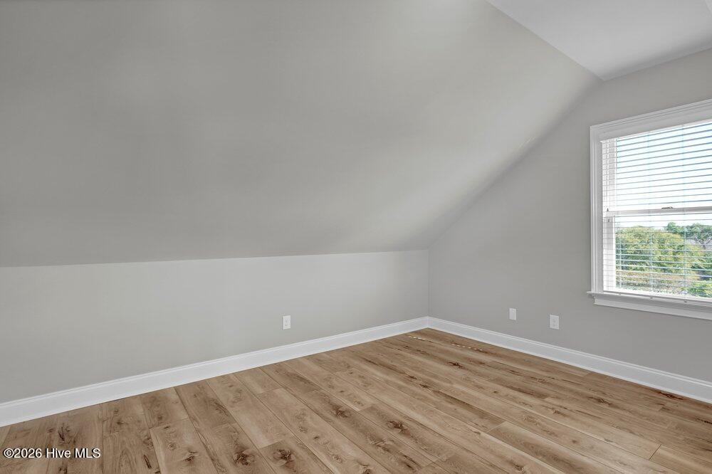 100563942 | Photo 38