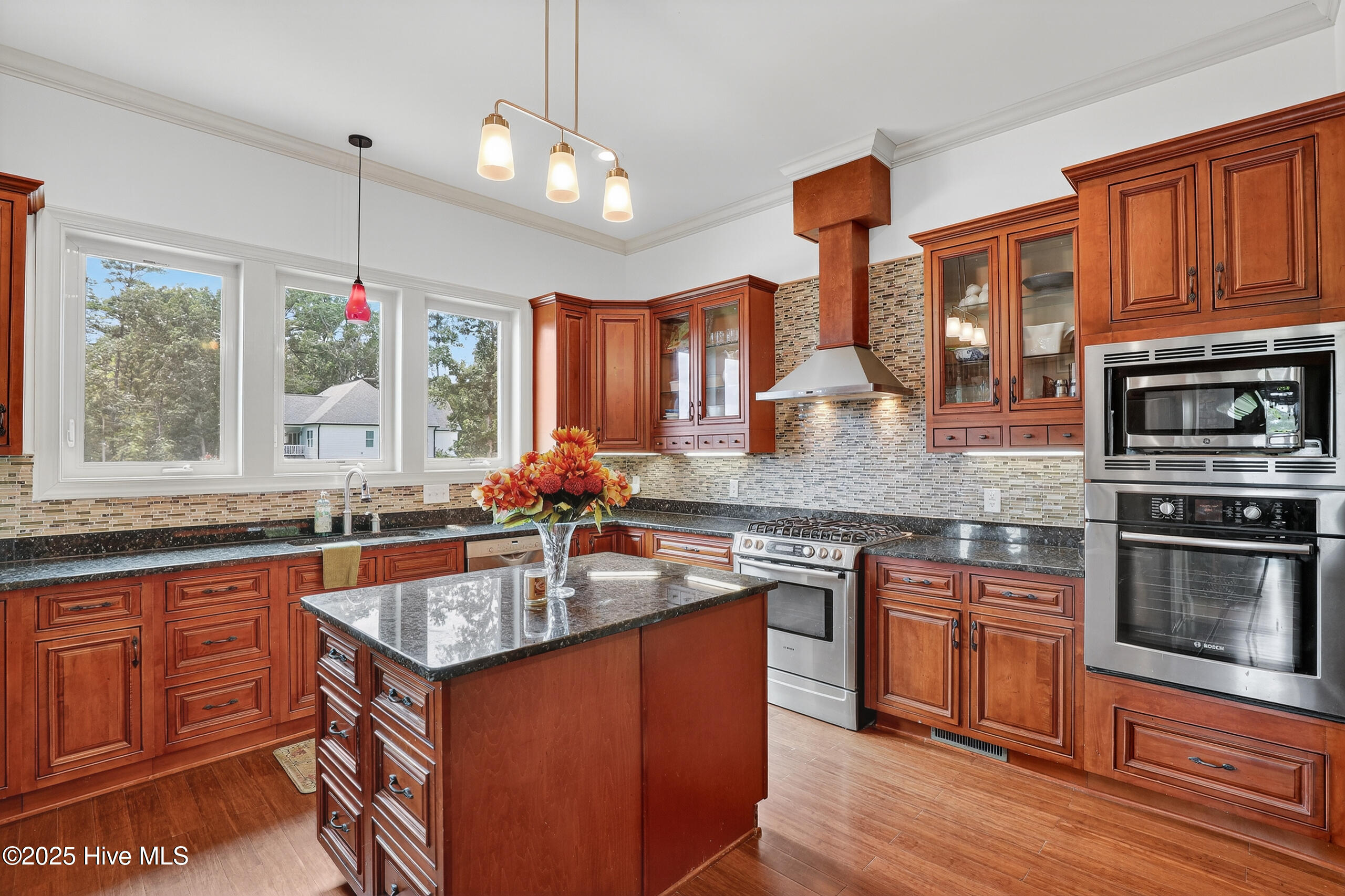 100527488 | Photo 20