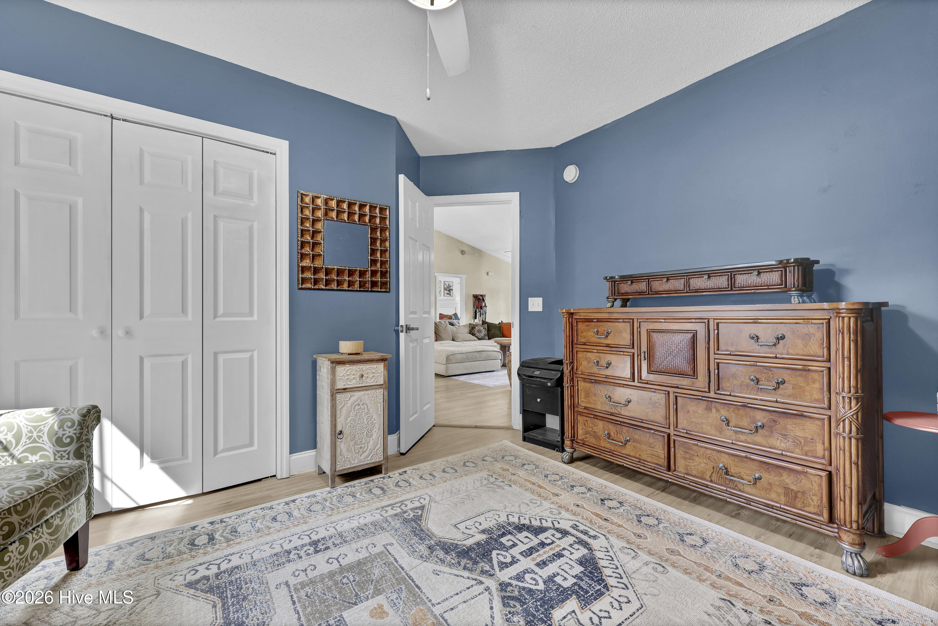 100569381 | Photo 18