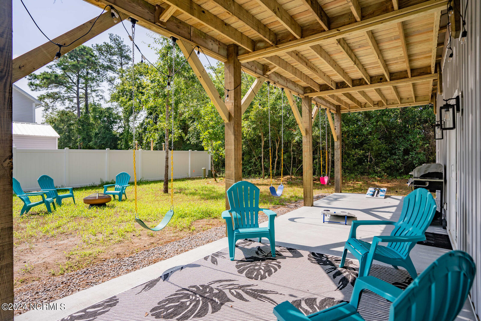 100565543 | Photo 26