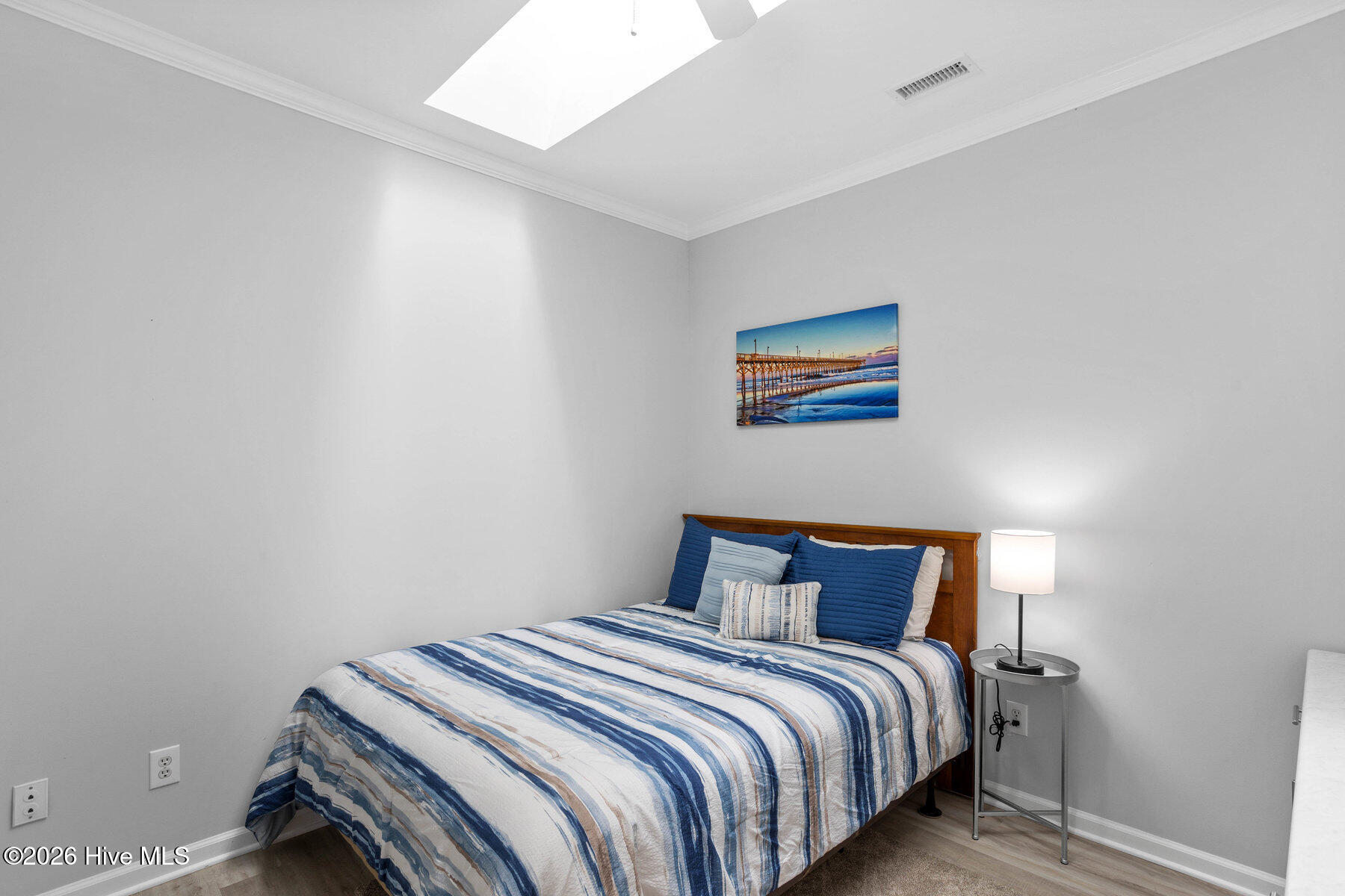 100557830 | Photo 22