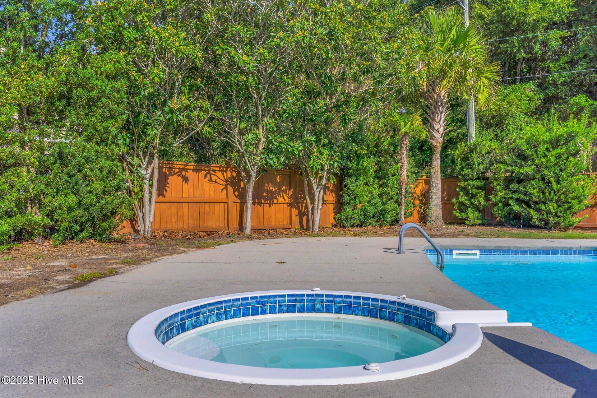 100532167 | Photo 61