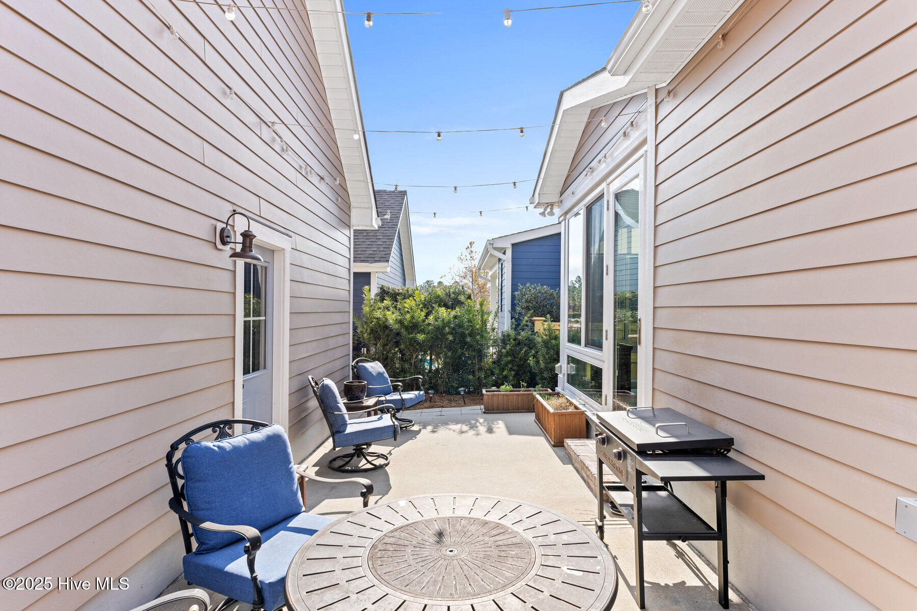 100547714 | Photo 24