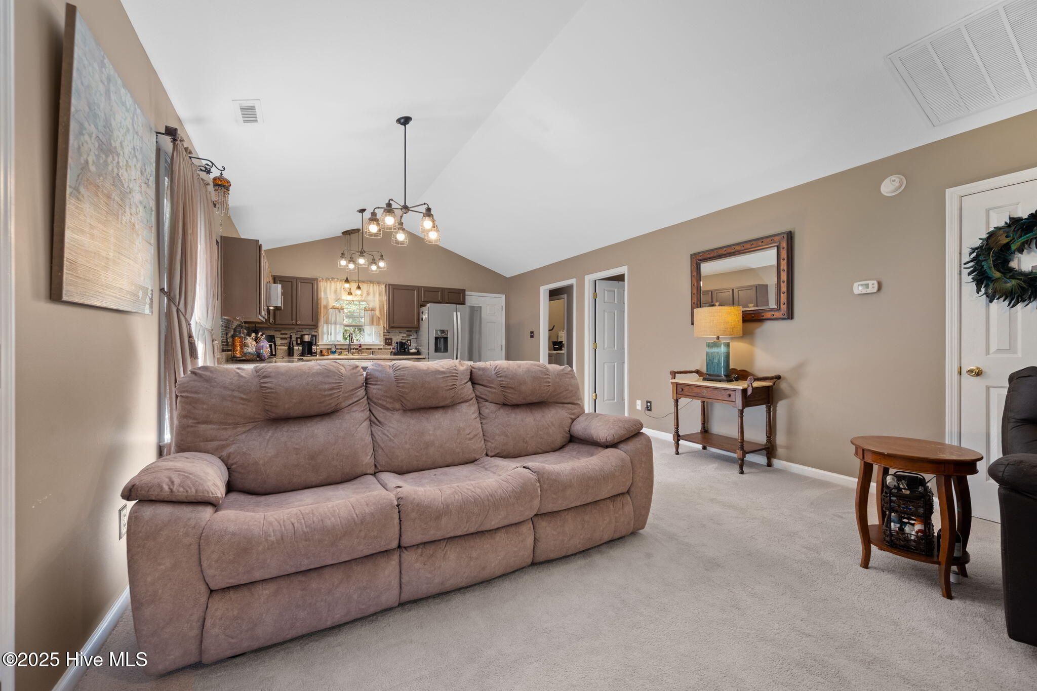 122 Live Oak Drive, Jacksonville, NC 28540 – photo 23: living room