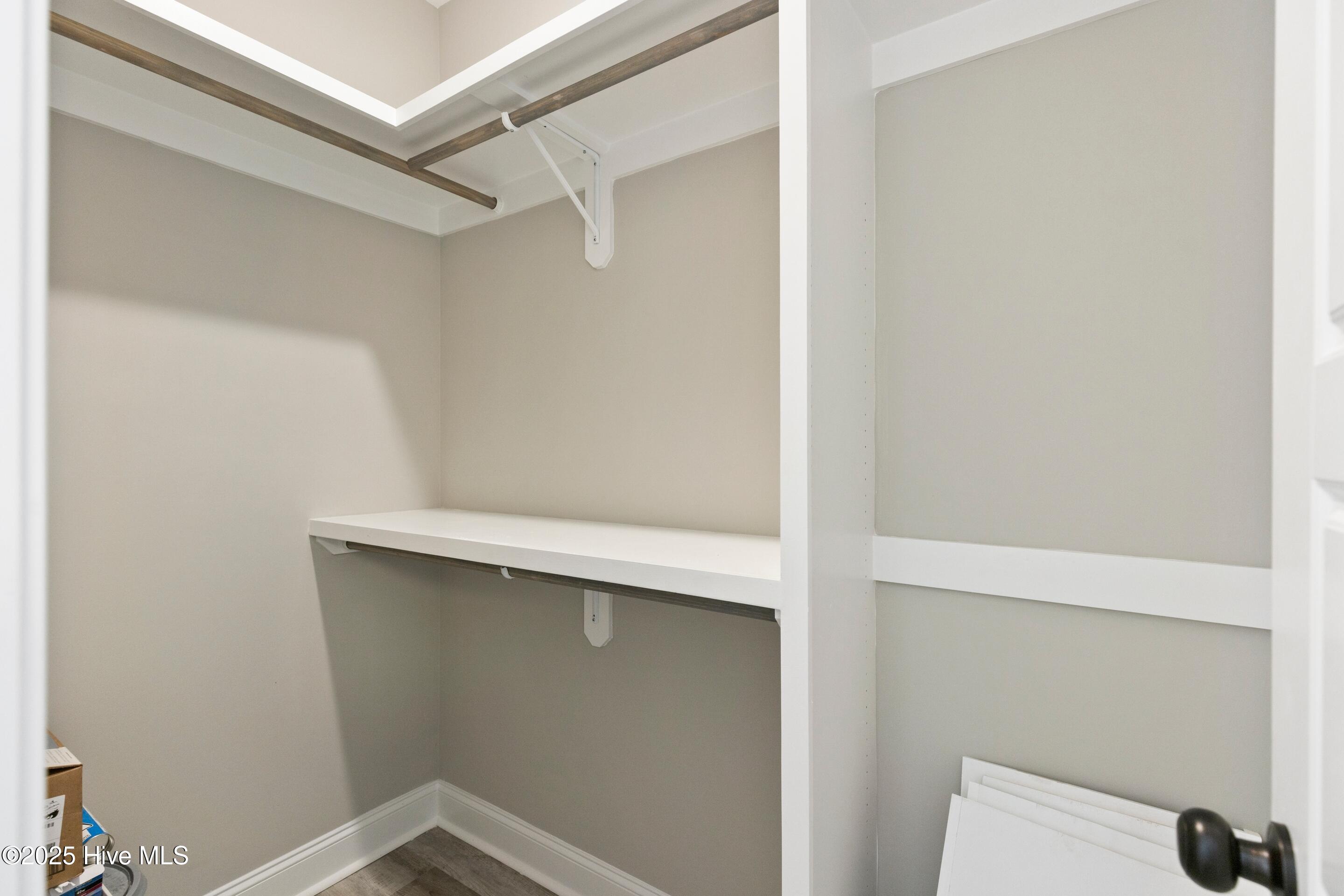 100524111 | Photo 36