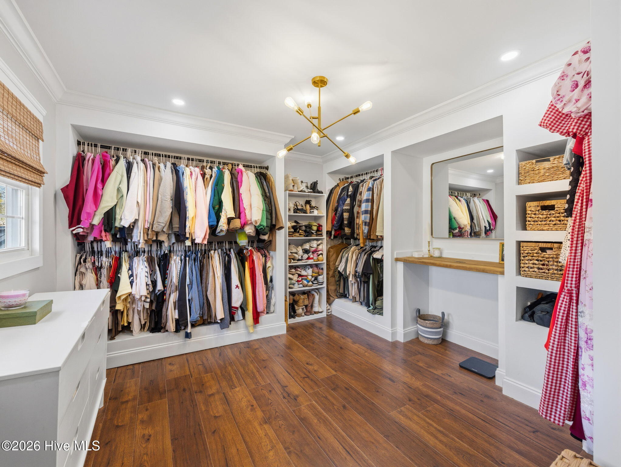 100564380 | Photo 17