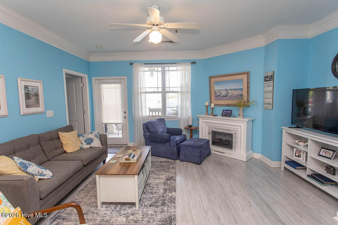 100496109 | Photo 11