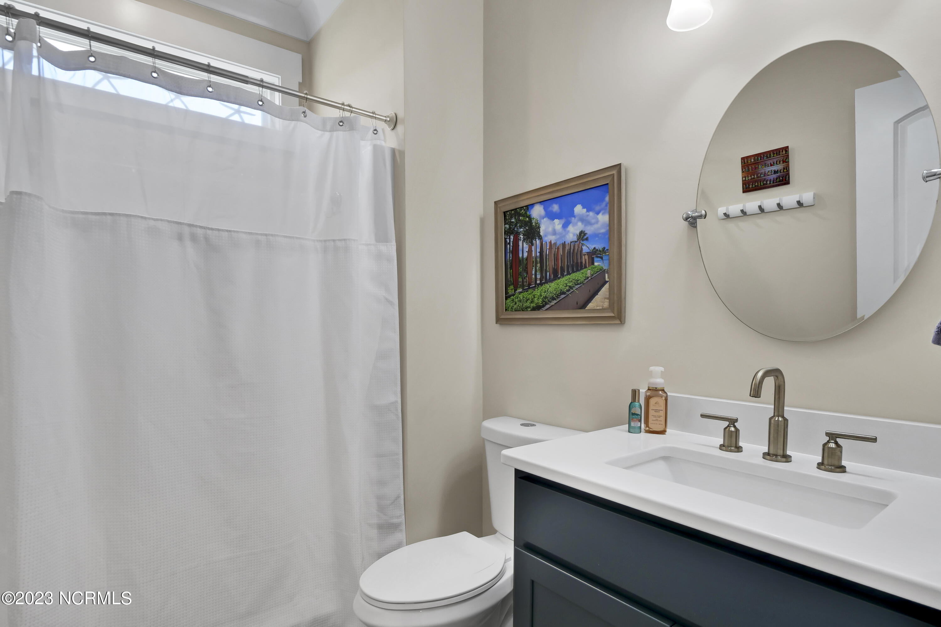 100526223 | Photo 22