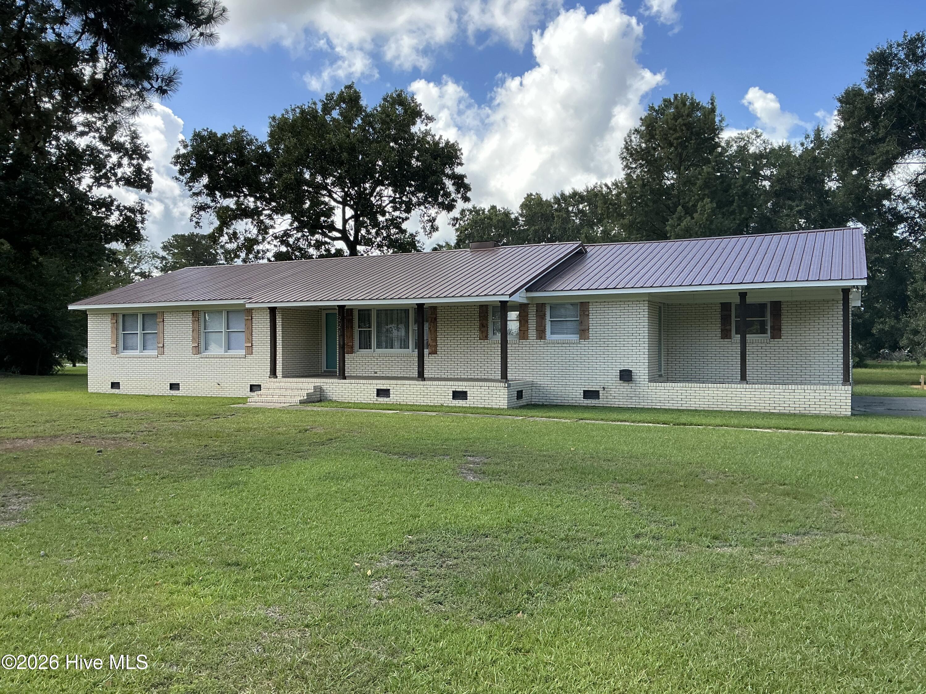 1st image of 221 E Bladen St, Bladenboro, NC 28320 | MLS# 100594315