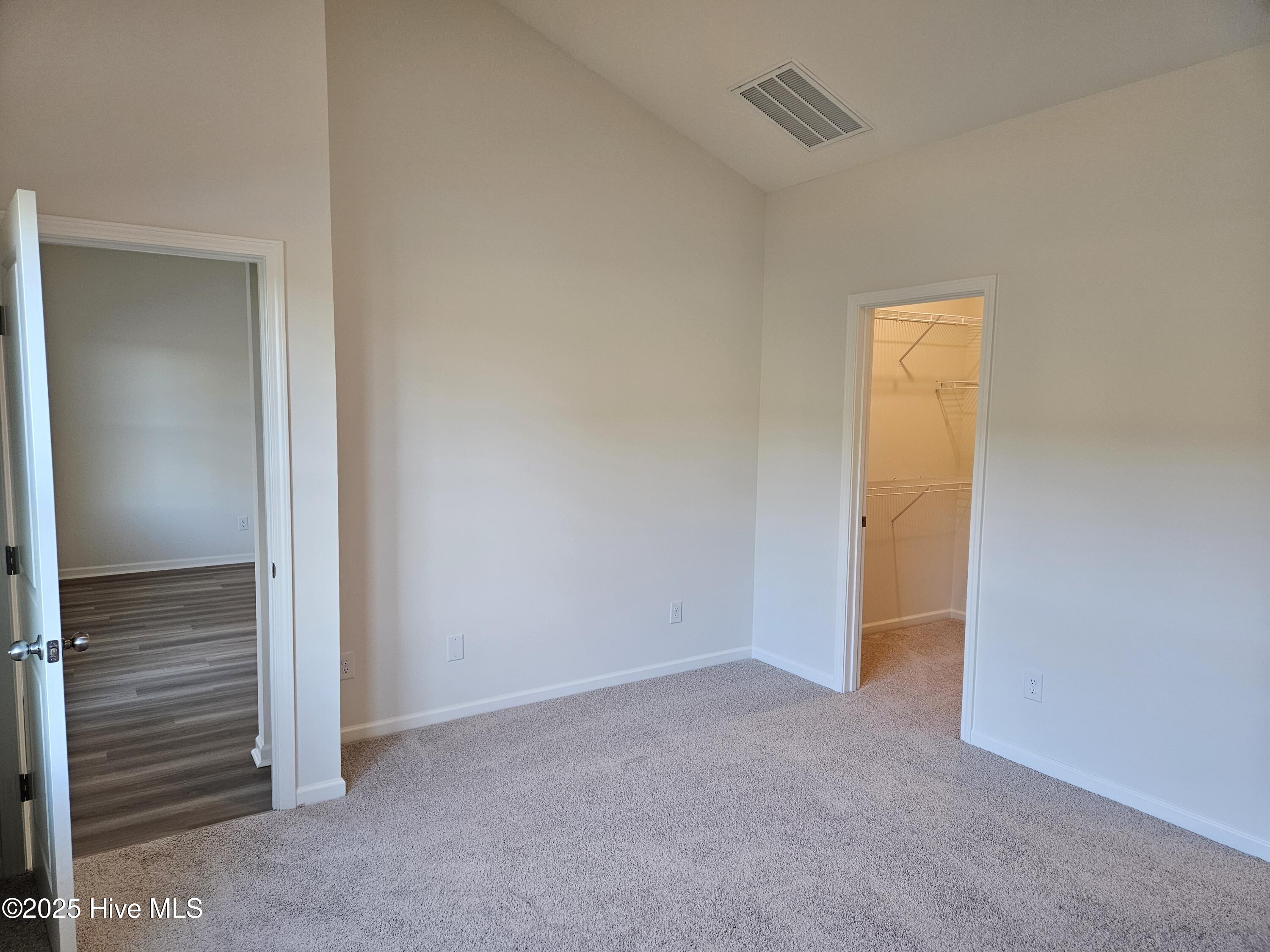 100537305 | Photo 12