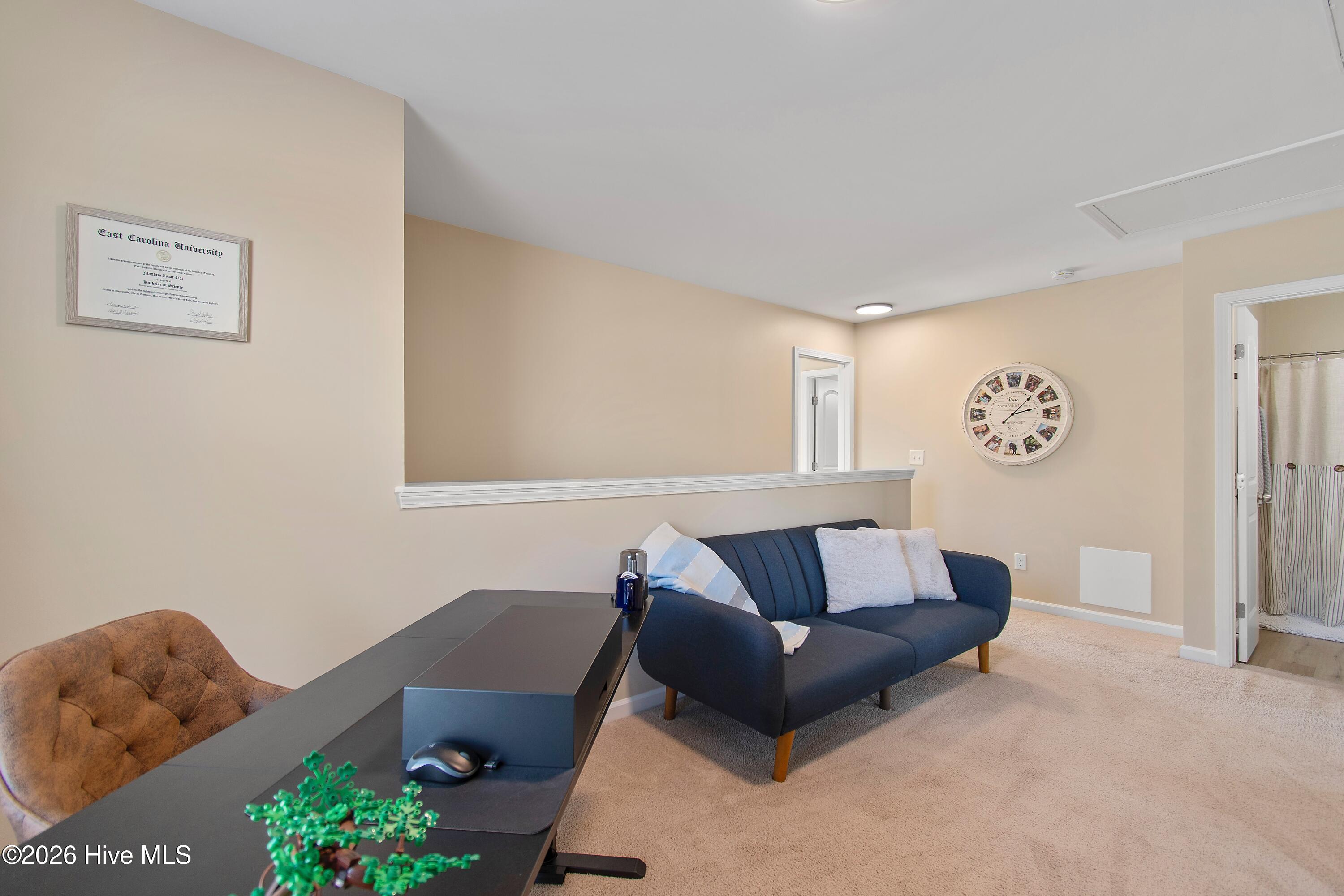 100549782 | Photo 22