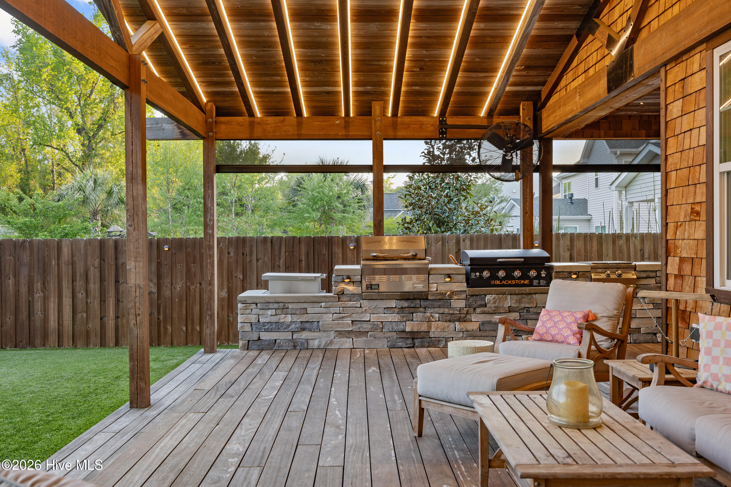 100566940 | Photo 62