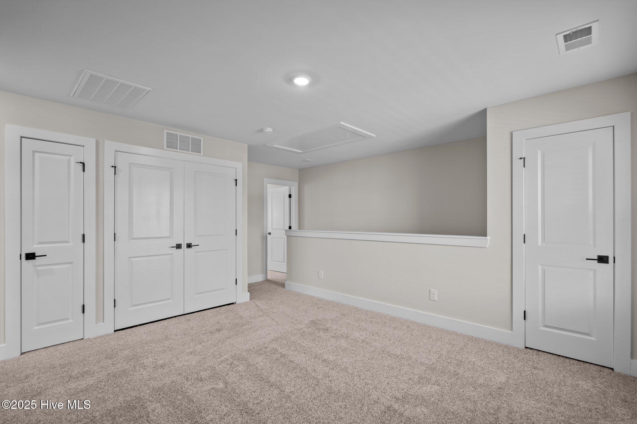 100546819 | Photo 26