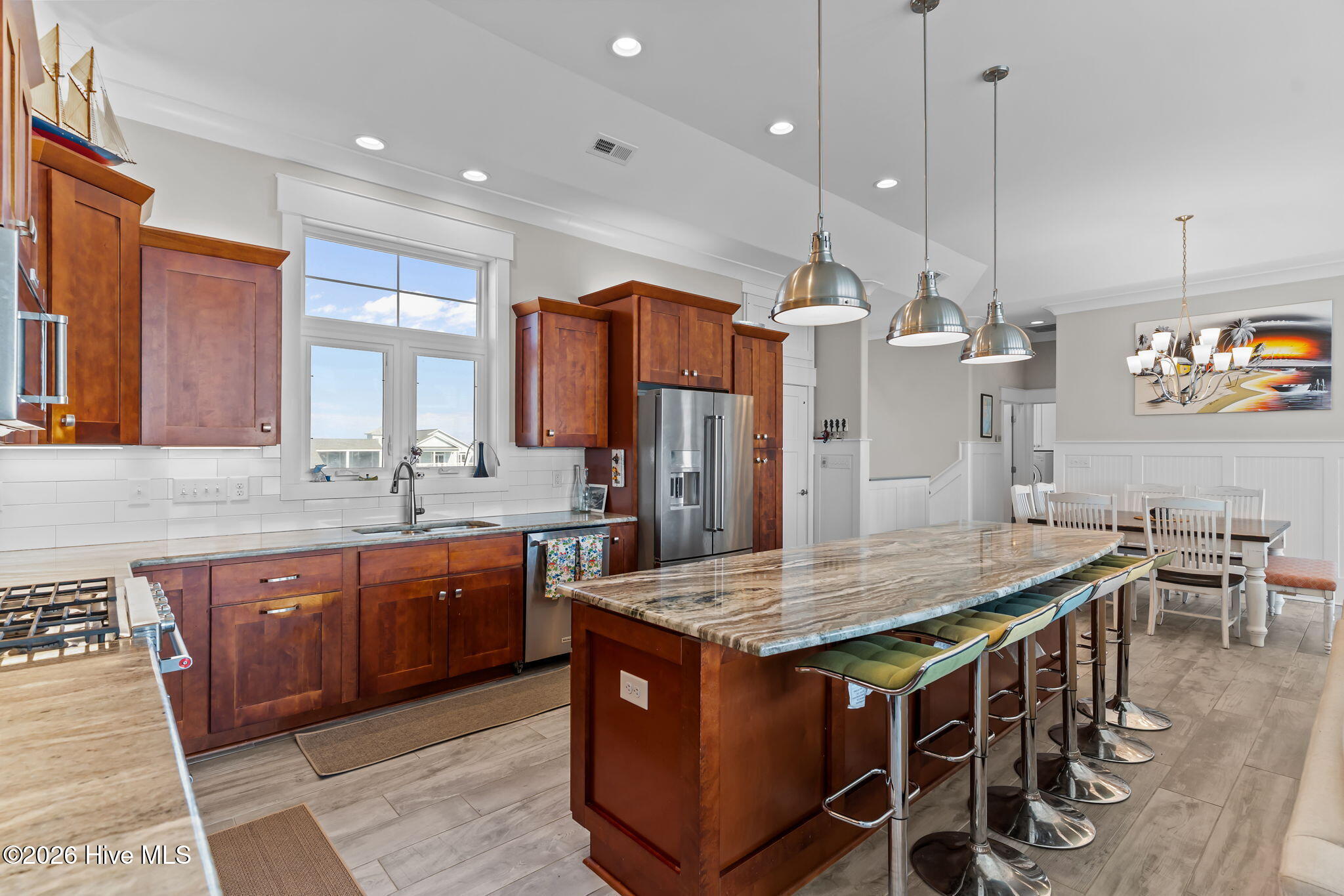 100554272 | Photo 17