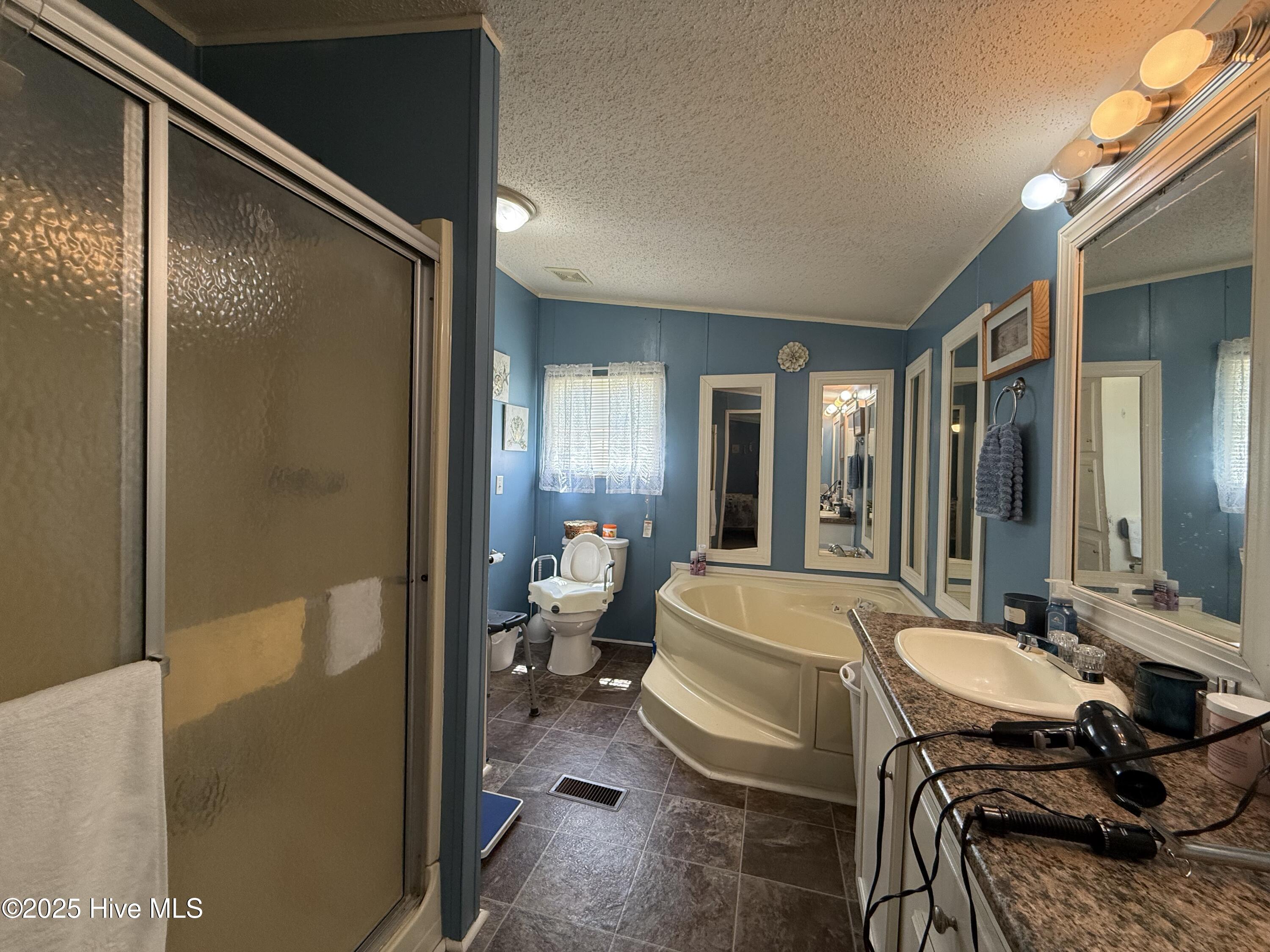 100502105 | Photo 52