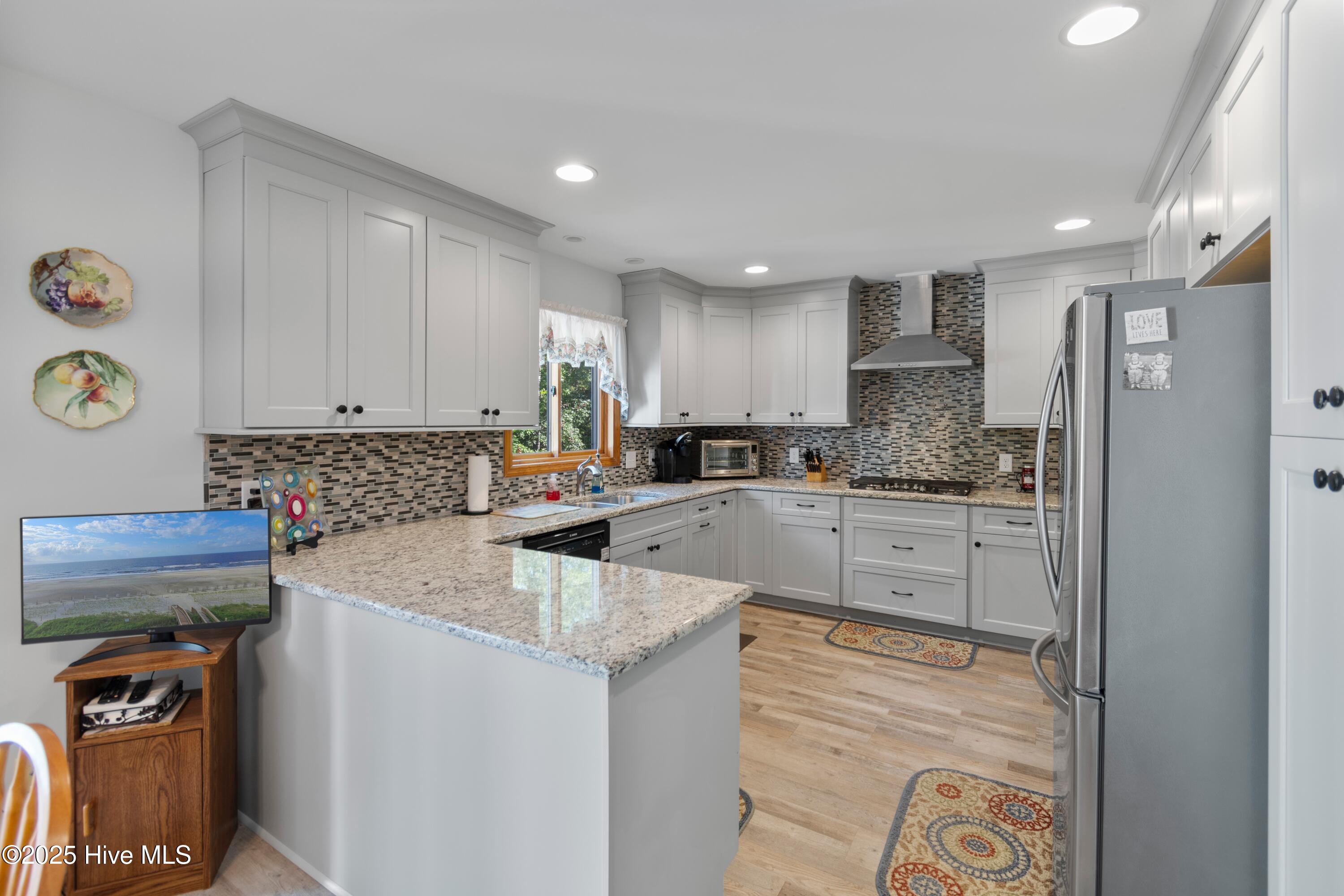 100533822 | Photo 31