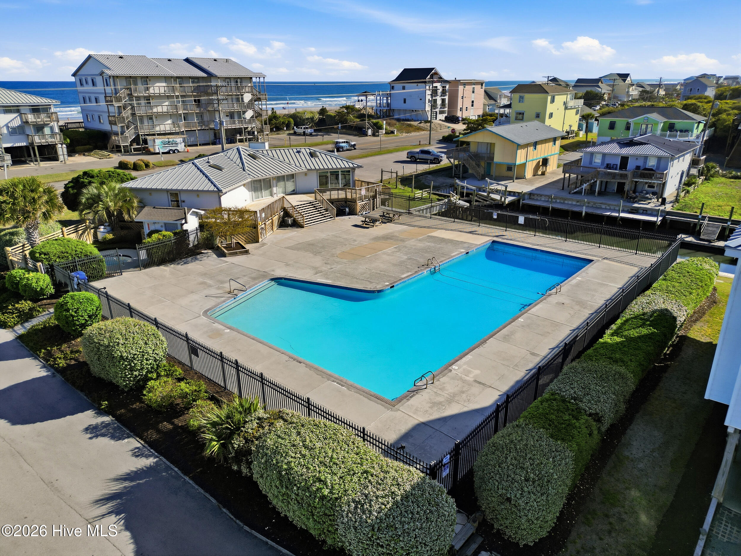 100565871 | Photo 62