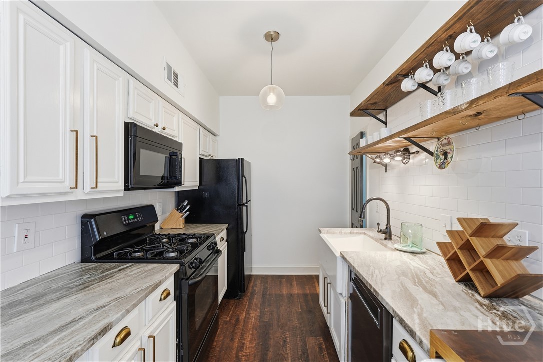 Photo 3 of Condo for sale at 17 E 37th Street #3, Savannah, GA 31401 | MLS# SA365882 | Listing updated on 2026-10-06