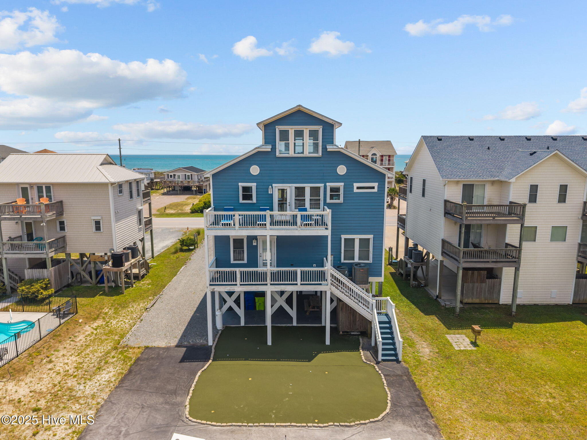 100496177 | Photo 57