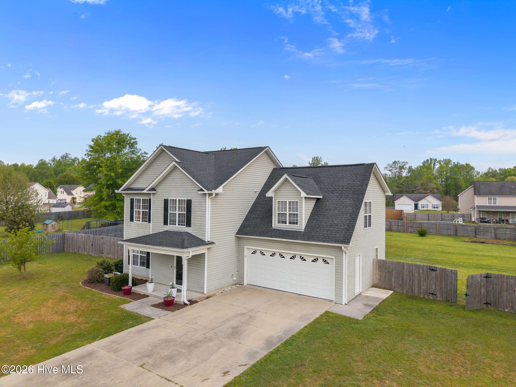 100566884 | Photo 35