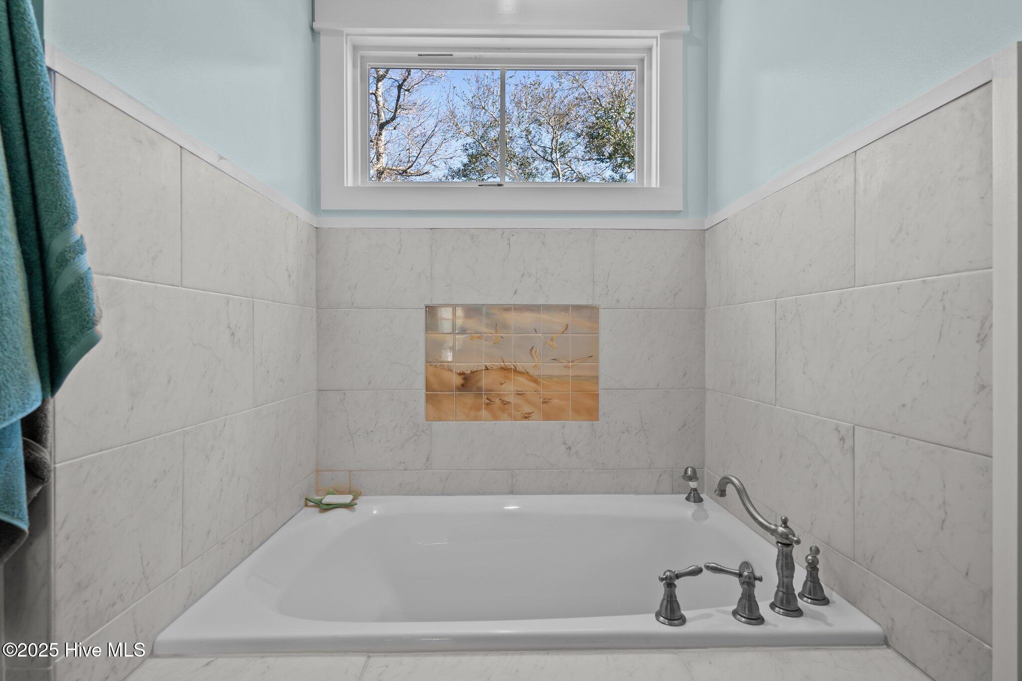 100516737 | Photo 54