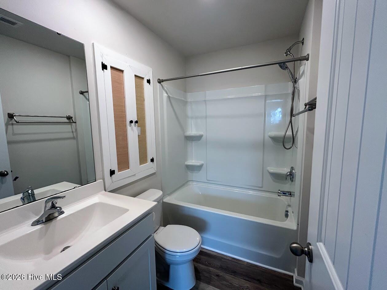 100562771 | Photo 25