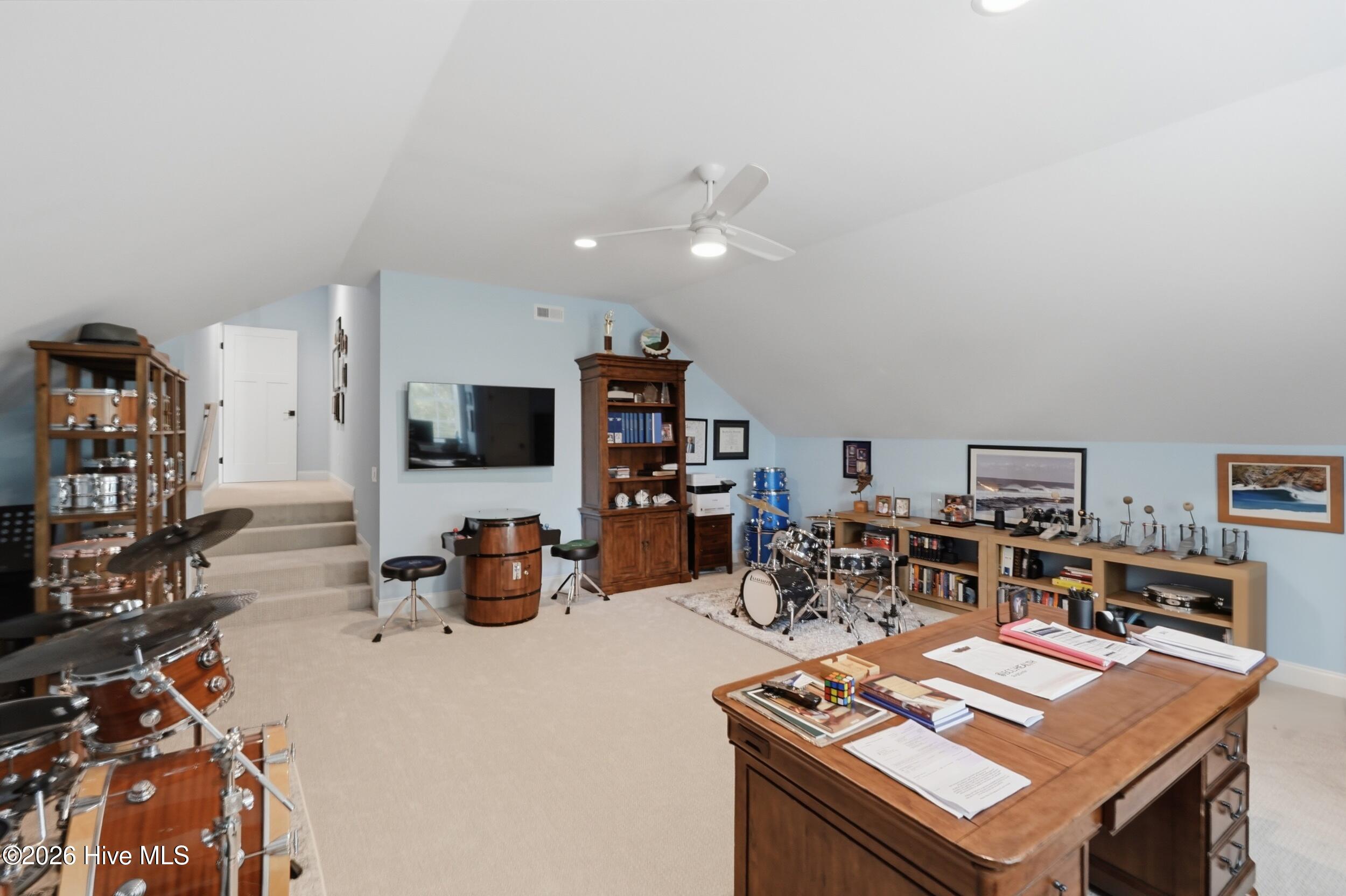 100562454 | Photo 40